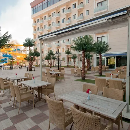 Hotel Elegance & Wellness-aqua 4*