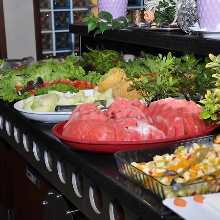 Hotel Elegance & Wellness-aqua 4*