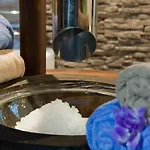 Elegance & Wellness-aqua ילובה