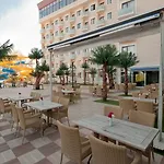 מלון Elegance & Wellness-aqua 4*