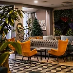 Elegance & Wellness-aqua מלון