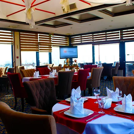 エレガンス ホテル＆スパ ウェルネス アクア ホテル 4*