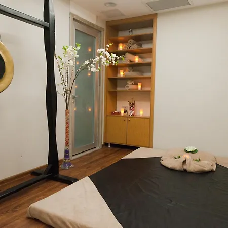 Отель Elegance & Wellness-aqua 4*