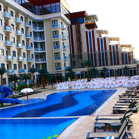 ホテル エレガンス ホテル＆スパ ウェルネス アクア ヤロヴァ