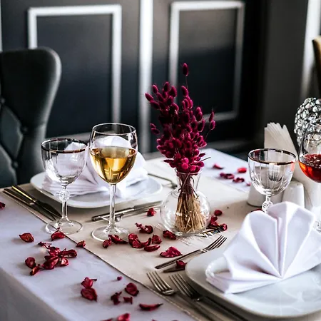 Elegance & Wellness-aqua