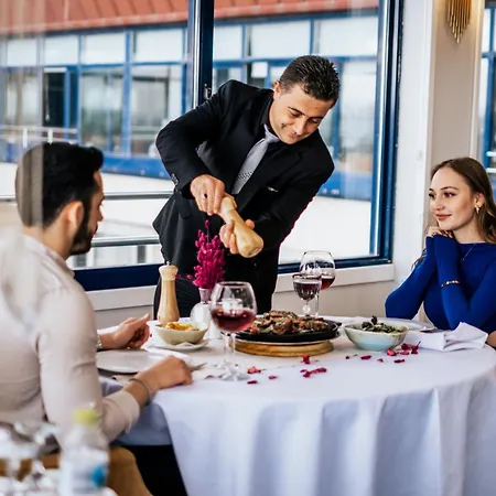 エレガンス ホテル＆スパ ウェルネス アクア 4*