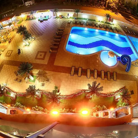 ホテル エレガンス ホテル＆スパ ウェルネス アクア ヤロヴァ